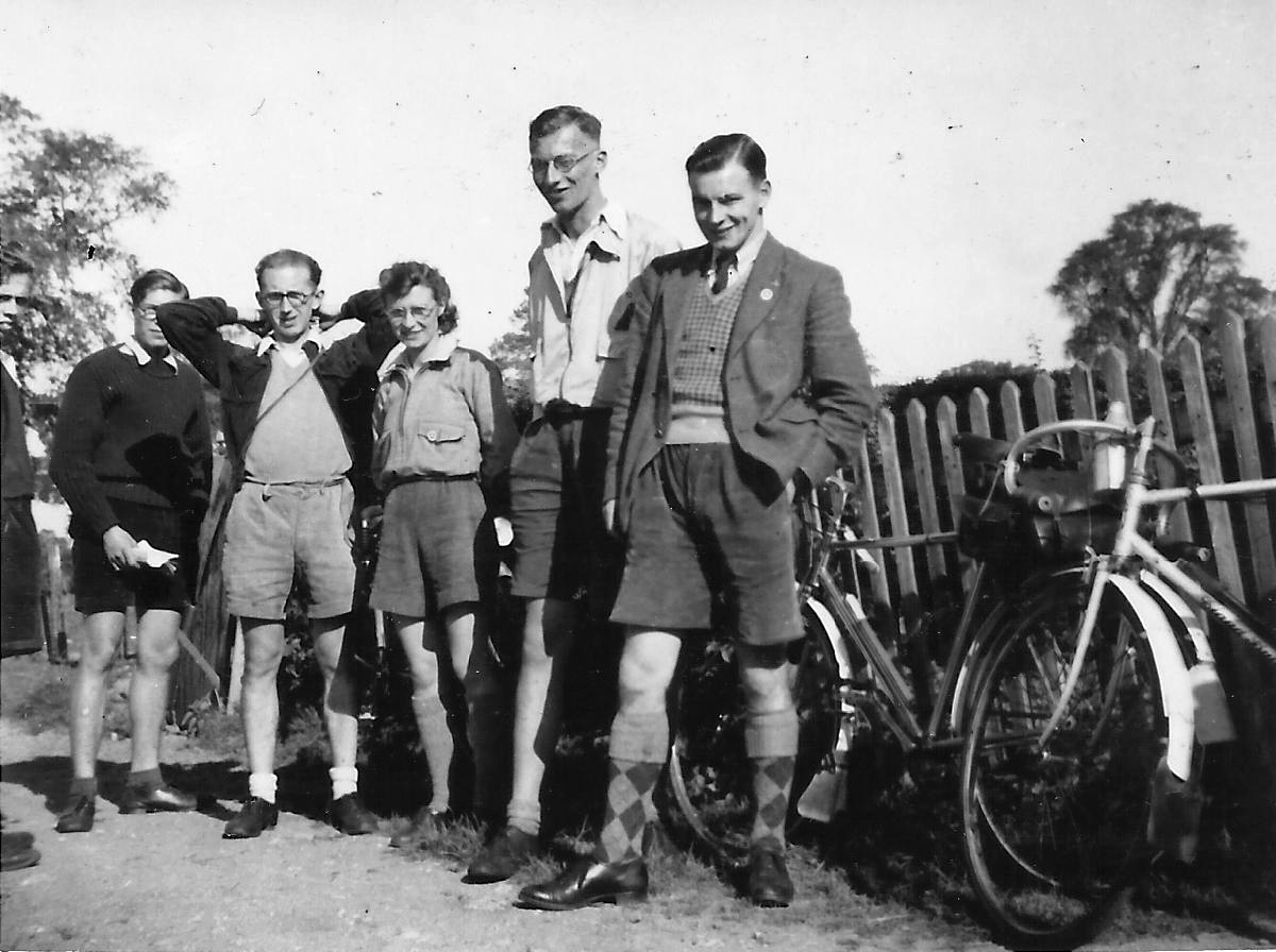 Dunmow_Essex_after_night_ride_16Sep44